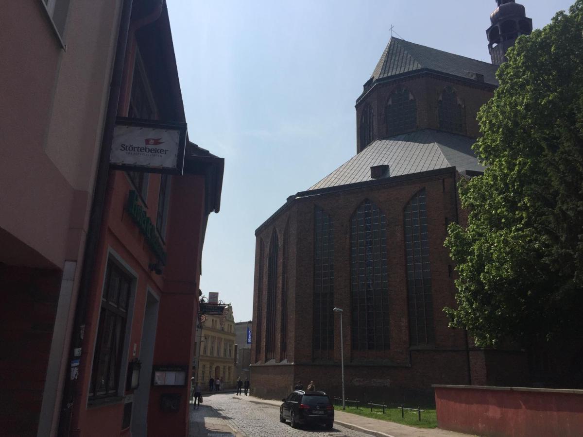 Norddeutscher Hof شترالسوند المظهر الخارجي الصورة